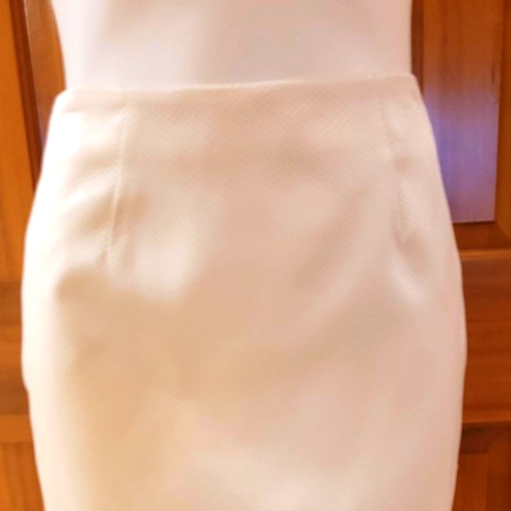BOB MACKIE 2 Piece Cream Suit - Never Worn - Picture 10 of 11